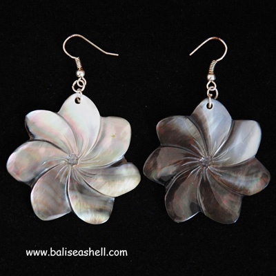 shell crafts art carving pearl
