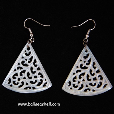 art carving black peal shell earring
