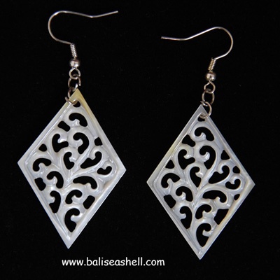 art carving black peal shell earring