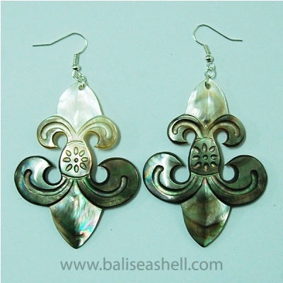 earring shell carving art