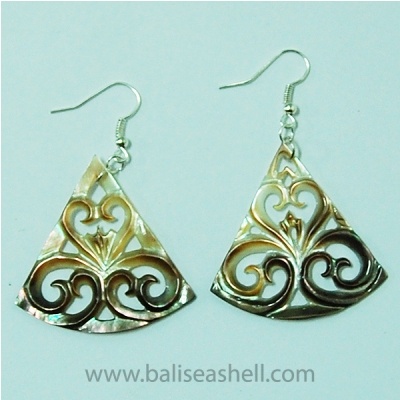 shell pearl carving art island nusa penida