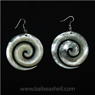 seashell earring carving indonesia