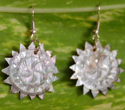 shell earring carving art