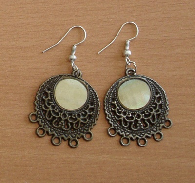 yellow mop shell earring