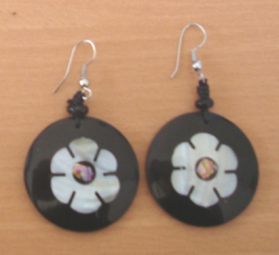 shell earring flower