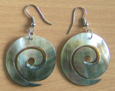 baygon earring carving