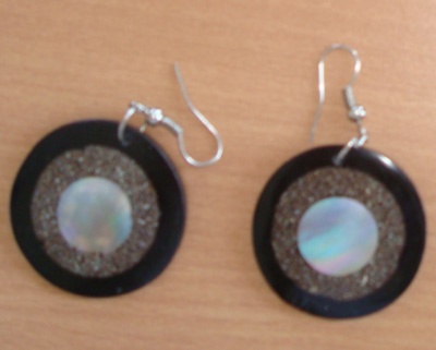 shell earring mop pearl black
