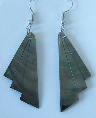black tahitian mop shell earing