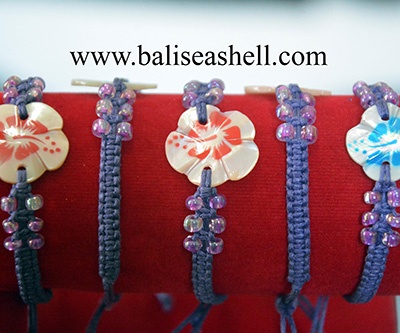shell brecelet Flower Motif