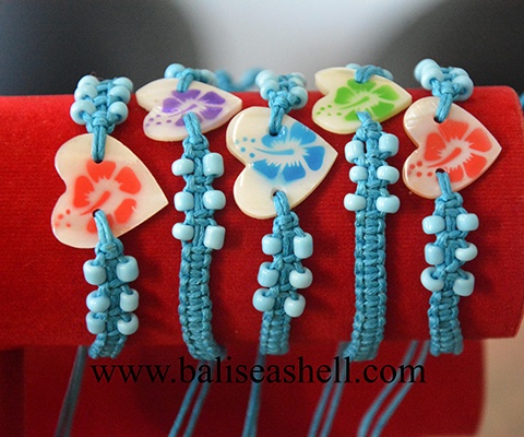 shell brecelet Heart Motif