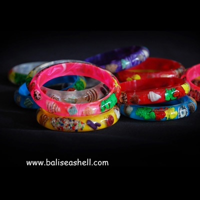 bali shell with receine for bangle