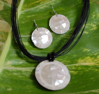seashell necklace with earring pier