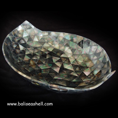 Bowl leaf form black tahiti mopl