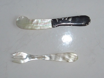Spoon and knife mop shell