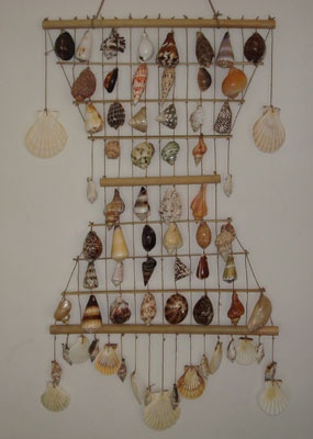shell net hold with bamboo