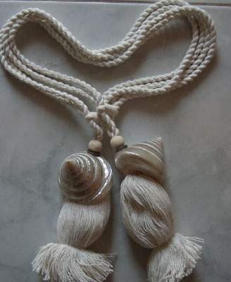Tessel made from trocus shell