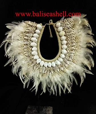 Shell Native Mix Cut Shell And White Feather Craft