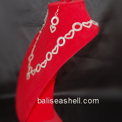 shell necklace art jewellery fashion