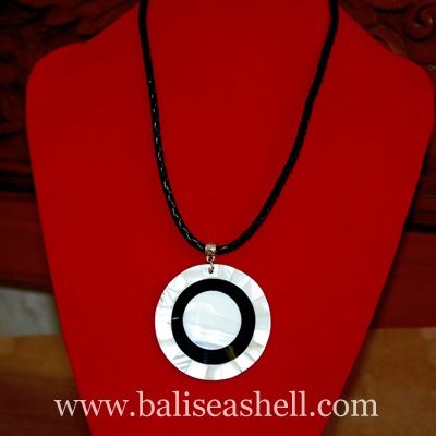 seashell neklace art fashion accessories
