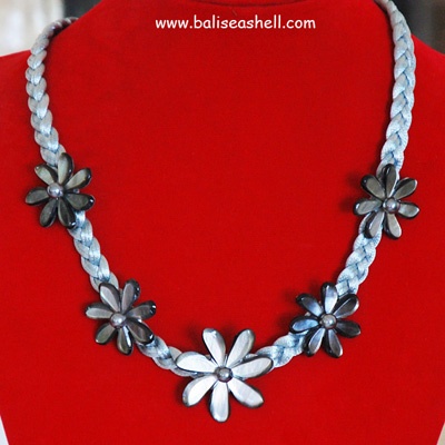 good necklace flower art