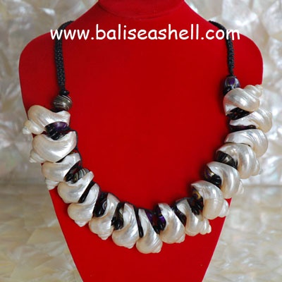 shell necklace art pearlised jewellery
