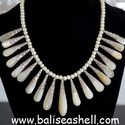 mother of pearl necklace art