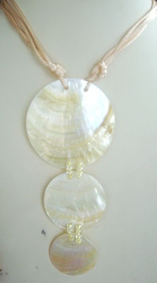 yellow mop shell necklace