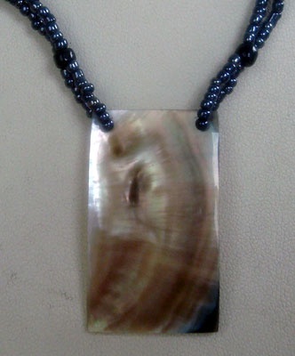 black mop shell necklace with bead