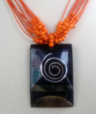 black mop shell necklace with bead