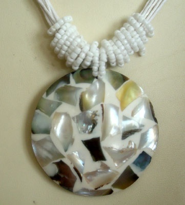 mosaic shell necklace with bead