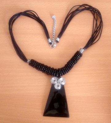 receine necklace with bead