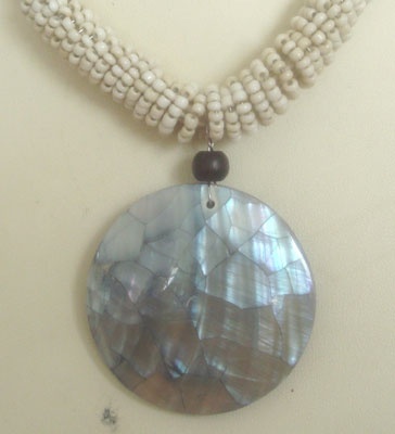 mosaic shell necklace with bead
