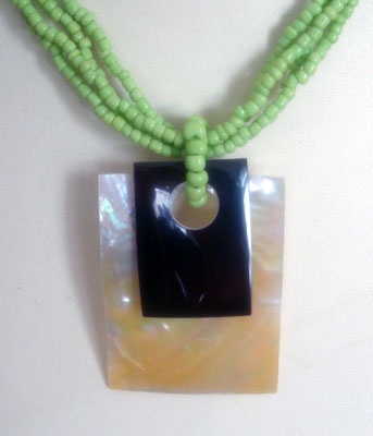 yellow mop and black pen shell necklace with bead