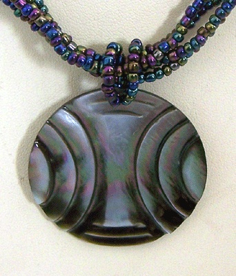 Black mop neklace with bead