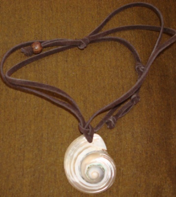 pearlised shell necklace natures