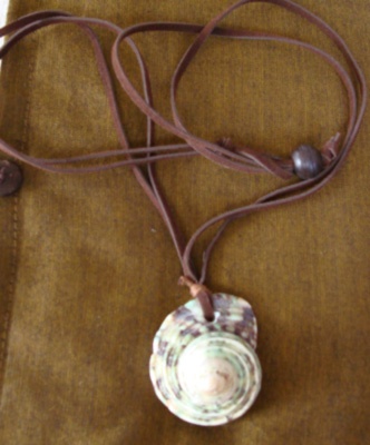 shell necklace with leather