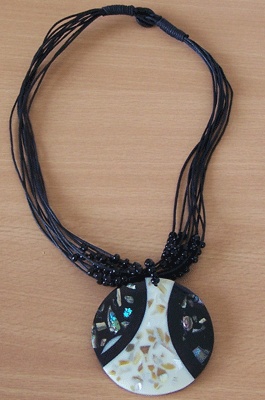 mosaic neckalce shell
