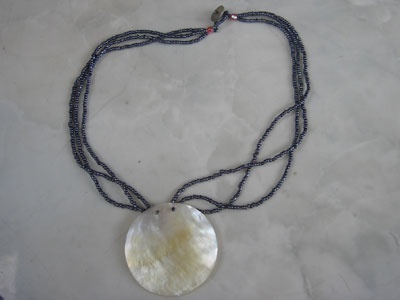 Around mop necklace