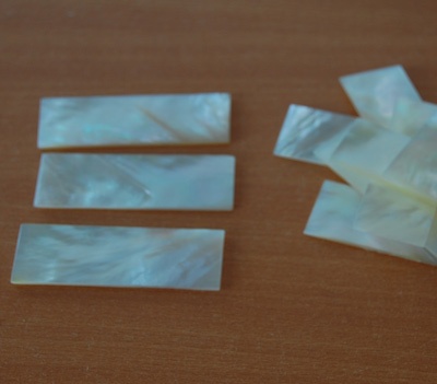 shell pearlised mop white lip