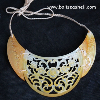 gold pearl shell carving necklace art