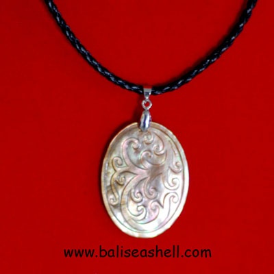 seashell necklace carving art