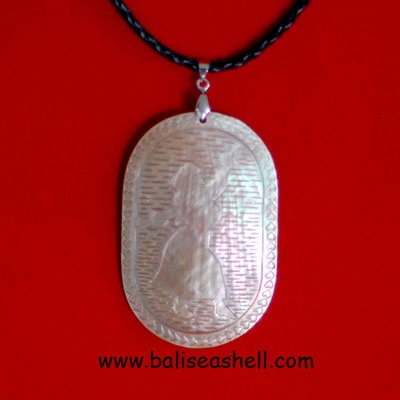 seashell necklace art jewelry