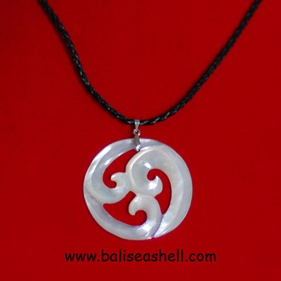 seashell carving maory triple coru