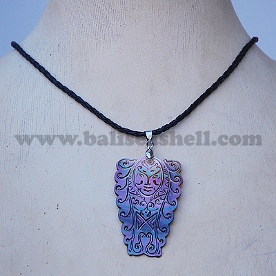 shell necklace maory face art