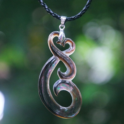 shell necklace art indonesia pearl