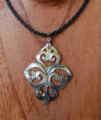 bali carving shell jewelry