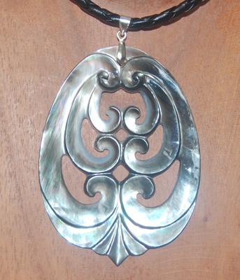 shell carving art crafts necklace