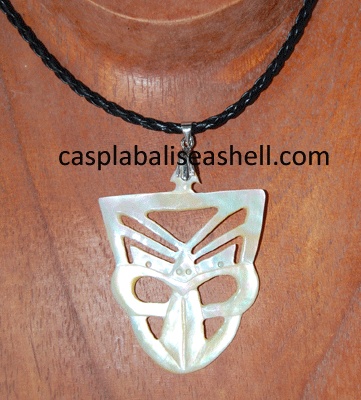 seashell necklace art carving