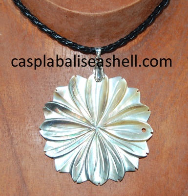 black tahitian mop shell carving