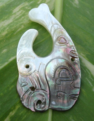 shell tahitian art gravier carving